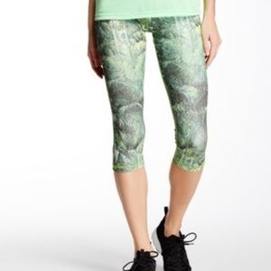 RARE FIND ADIDAS MIDRISE WORKOUT PANT